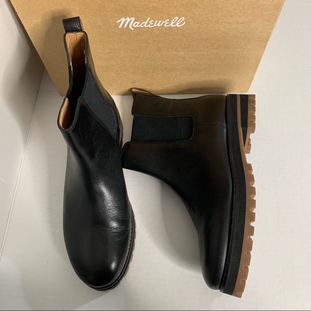 Madewell True Black Lugsole Chelsea Boot in Leather size 8.5